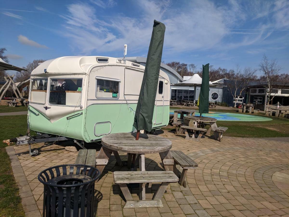 ホテルP&D'S Pearl Caravan At Tattershall Lakes Country Park エクステリア 写真