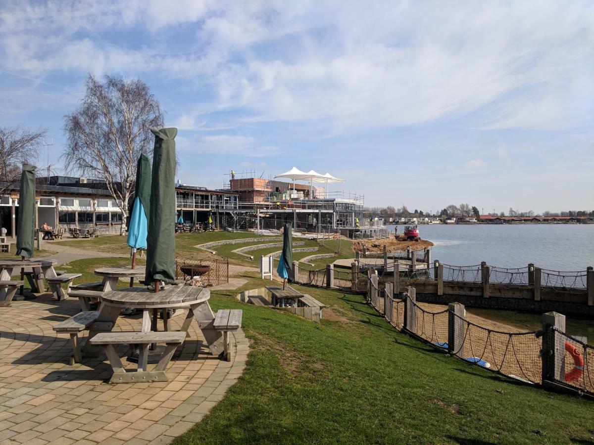 ホテルP&D'S Pearl Caravan At Tattershall Lakes Country Park エクステリア 写真