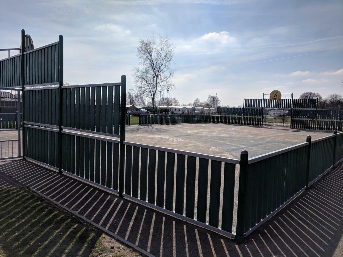 ホテルP&D'S Pearl Caravan At Tattershall Lakes Country Park エクステリア 写真