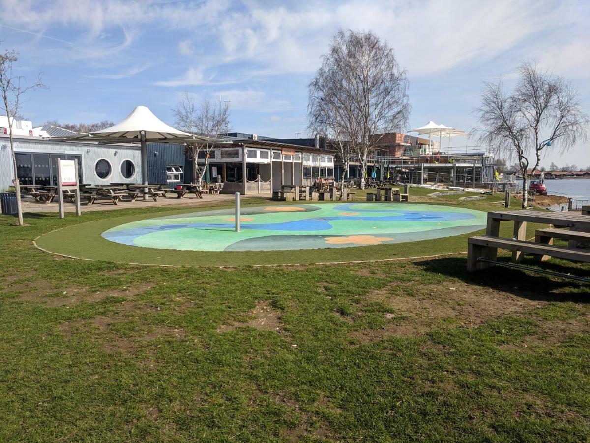 ホテルP&D'S Pearl Caravan At Tattershall Lakes Country Park エクステリア 写真