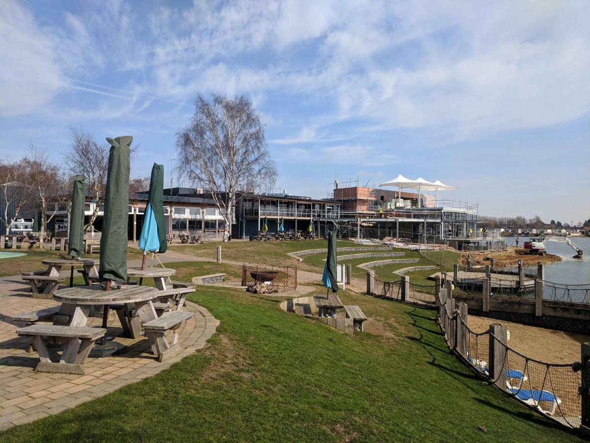 ホテルP&D'S Pearl Caravan At Tattershall Lakes Country Park エクステリア 写真